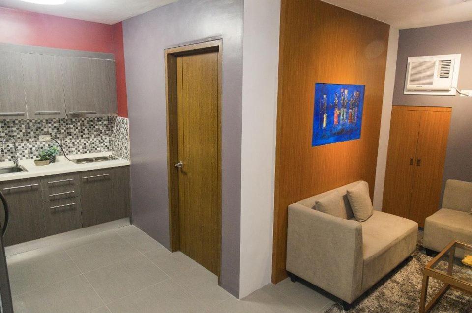 Apartment 2 Bedroom Unit Fully Furnished *